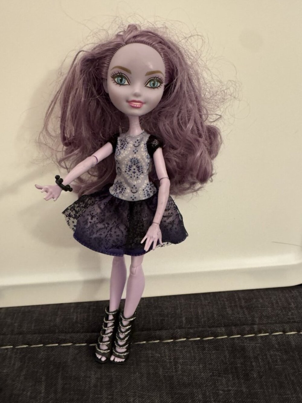Ever After High Kitty Cheshire First Chapter Doll with Black Shoes EB6